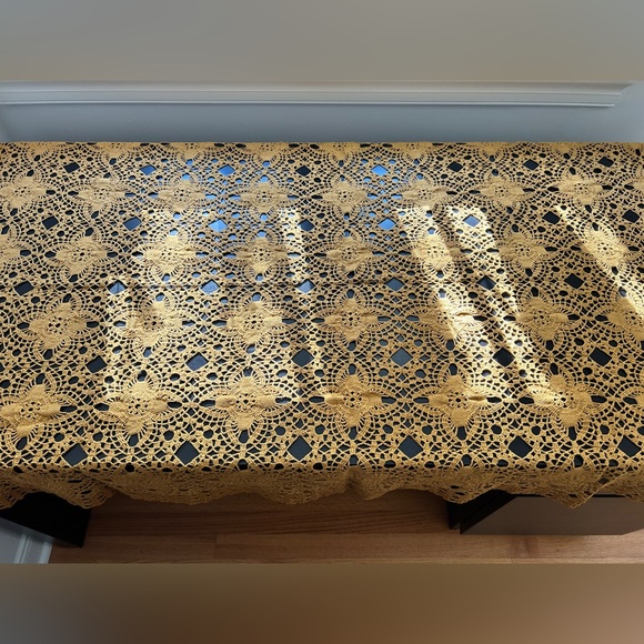 The handmade lace tablecloth, Rectangular brown, Handmade; 56,7 x 38.7 inches - Picture 8 of 8